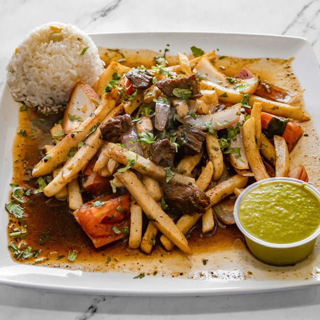 Lomo Saltado Criollo.