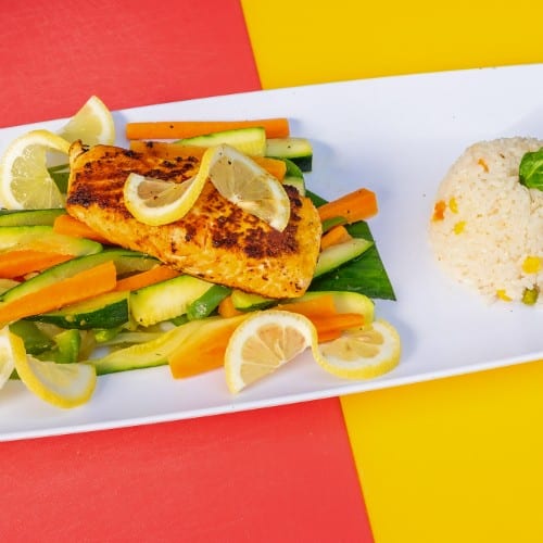 Salmon Con Arroz Y Vegetales.