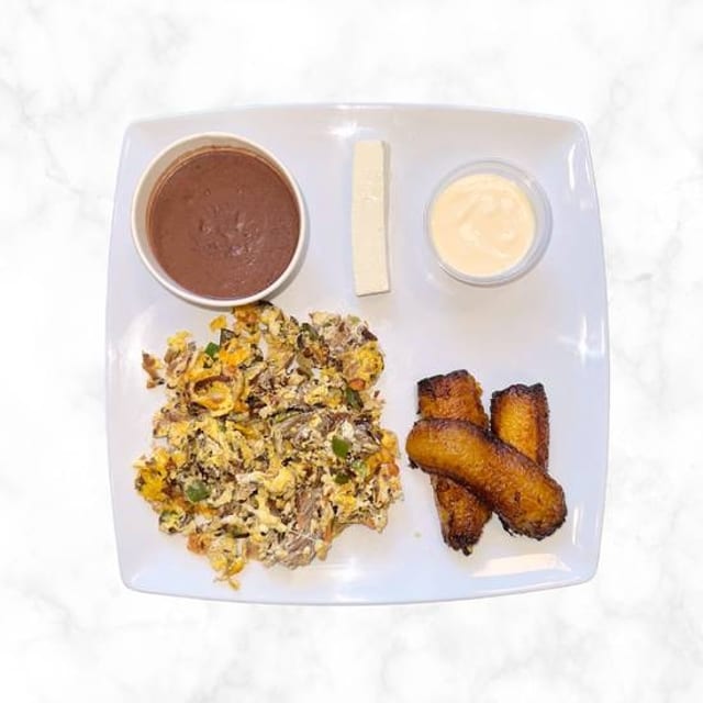 Huevos Con Machaca.